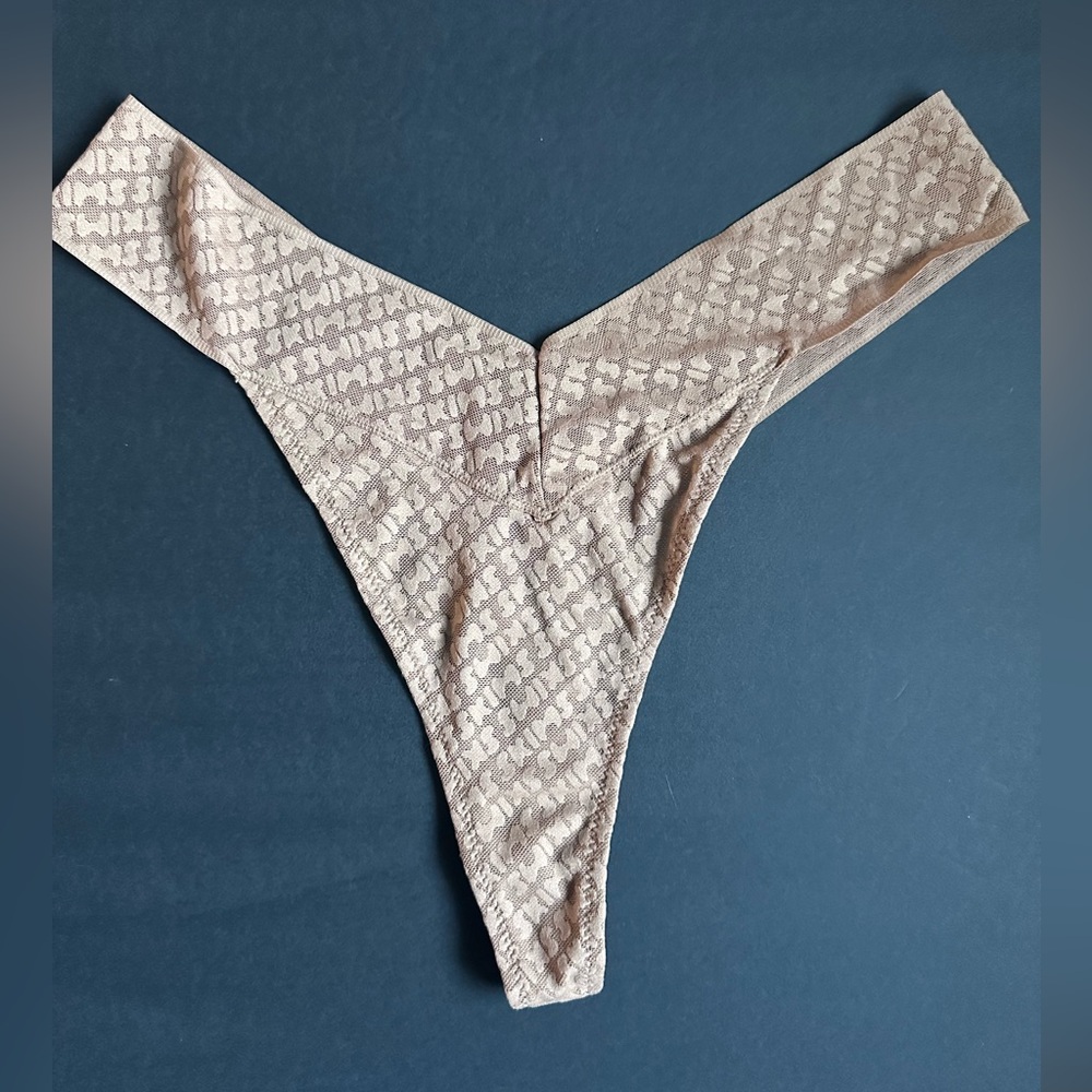NEW SKIMS Logo Mesh Thong